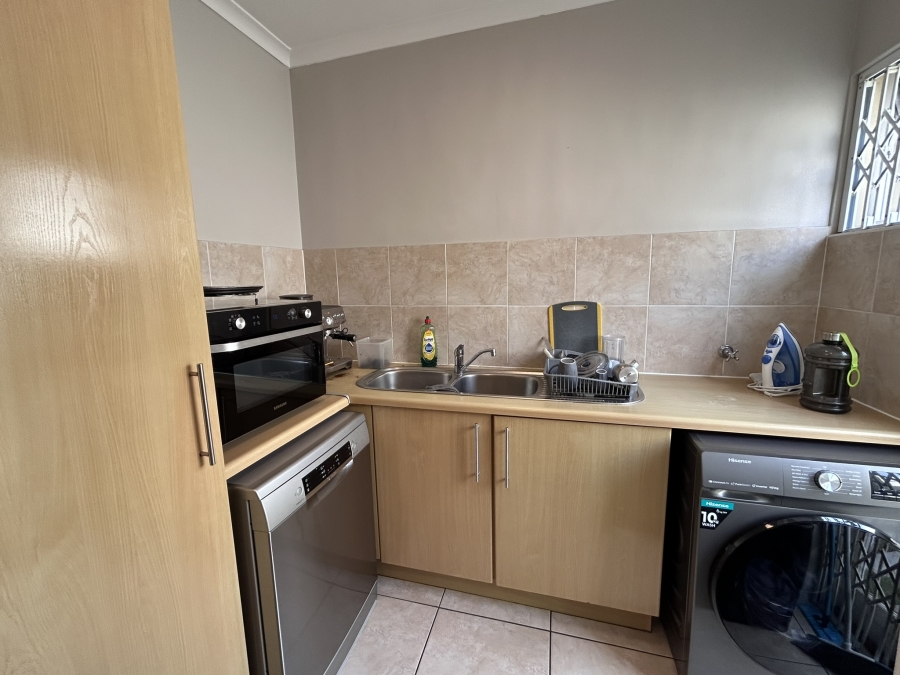 To Let 2 Bedroom Property for Rent in Sunningdale Western Cape